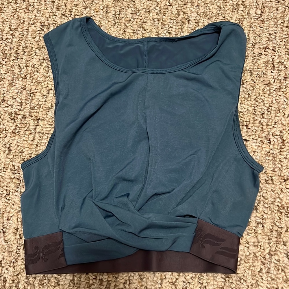 blue fabletics athletic tank size xs